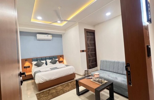Navrangpura Hotel | HOTEL NEST ICON