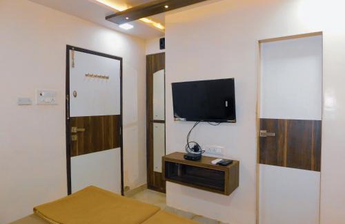 Malad West House | Hotel Nest In