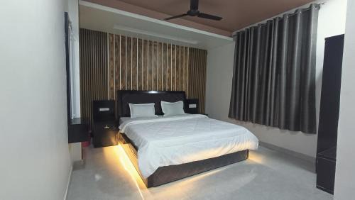 Ajra Hotel | Hotel New Holiday Inn