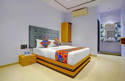 Surat Hotel | Hotel Nidhivan Palace