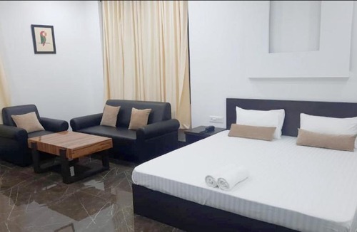 Sahibganj Hotel | HOTEL NILIMA PALACE