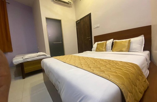 Vile Parle East Hotel | Hotel Nirvana Grace