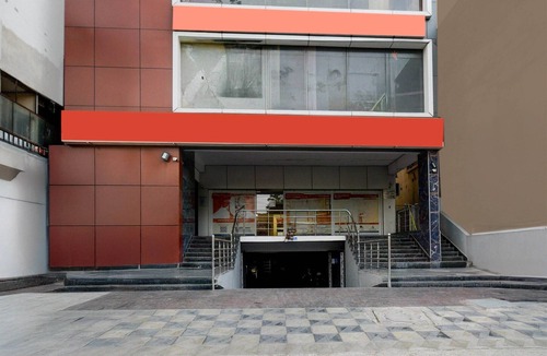 Hyderabad House | Hotel O AMR Planet Mall Hyderabad