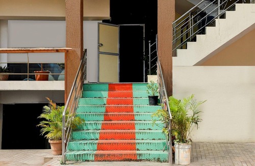 Benz Circle House | Hotel O Benz Circle Crossway Vijayawada