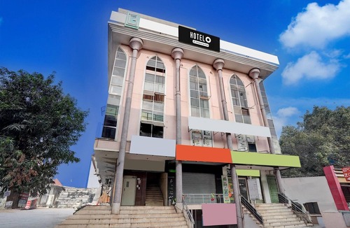 Vijayawada House | Hotel O Benz Circle Vijaywada