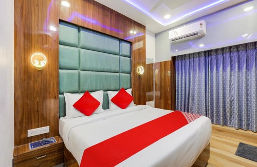 Navrangpura Hotel | Hotel O by OYO Bhanu Villa