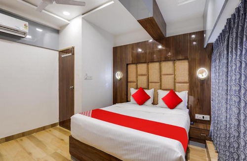 Navrangpura Hotel | Hotel O by OYO Bhanu Villa