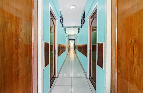Central Chennai Hotel | Hotel O by OYO The Golden Tulip Residency