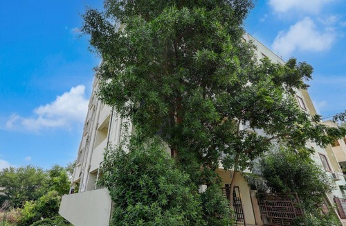 Vijayawada House | Hotel O Enikepadu Formerly Akshaya