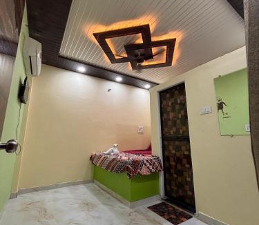 Kamthi Hotel | HOTEL o GUMTHI STAY INN