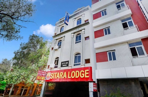 Vijayawada House | Hotel O Hanuman Pet Railway Station