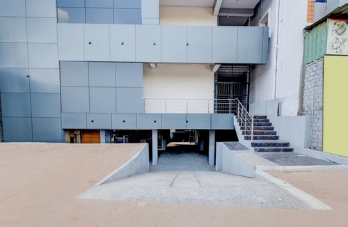 Hyderabad House | Hotel O Injapur Lake