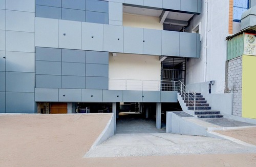 Hyderabad House | Hotel O Injapur Lake