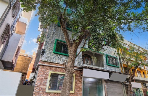 South Dum Dum House | Hotel O Jessore Road Kolkata Skyline Serenity