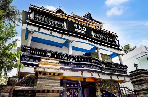 Thiruvananthapuram House | Hotel O Kazhakuttam Railway Station