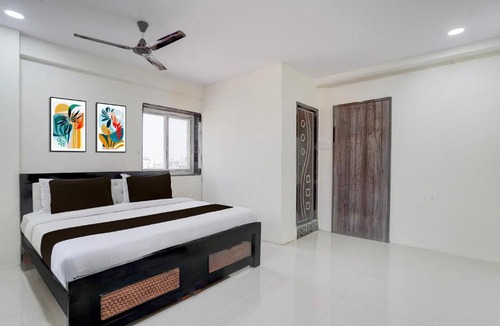 Medchal Hotel | Hotel O Kompally City Mall Formerly Sriman Stay Inn
