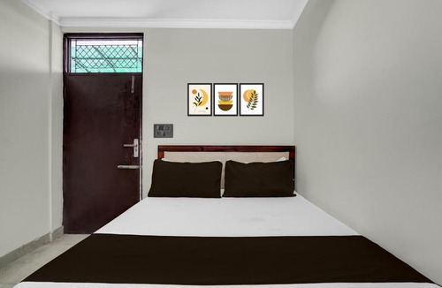 Shalimar Bagh Hotel | Hotel O M.C. RESIDENCY
