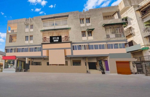 Ahmedabad House | Hotel O Maninagar Railway Station