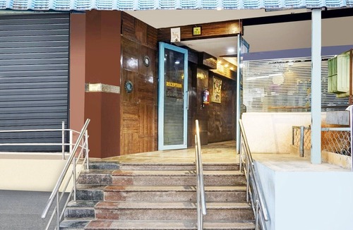 Tirupati House | Hotel O Padmavathi Puram