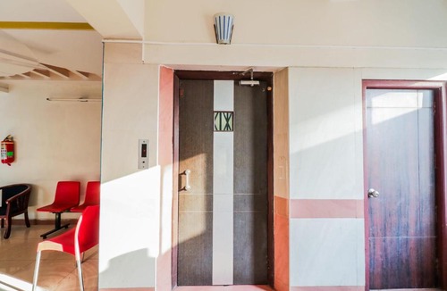 Rajahmundry Hotel | Hotel O Parnasala Princely