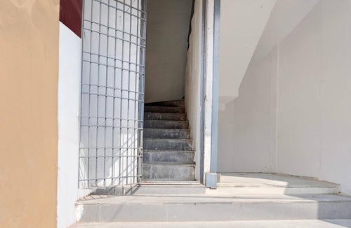 Vizianagaram House | Hotel O Pydithalli Ammavari Temple