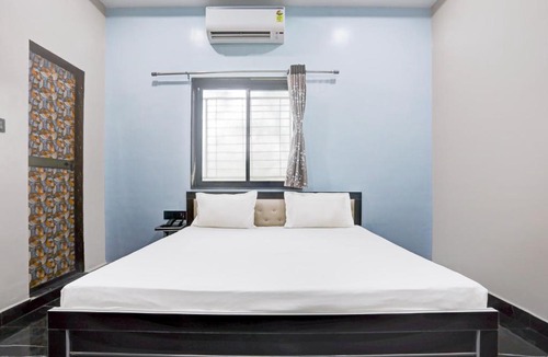 Akola Hotel | Hotel O Raj Guest House