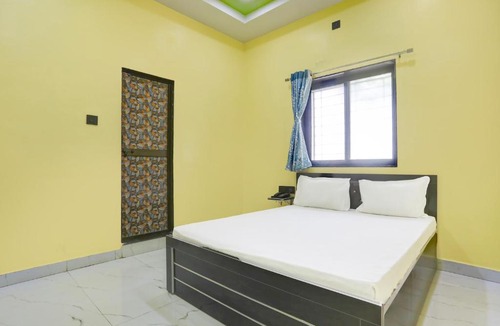 Akola Hotel | Hotel O Raj Guest House