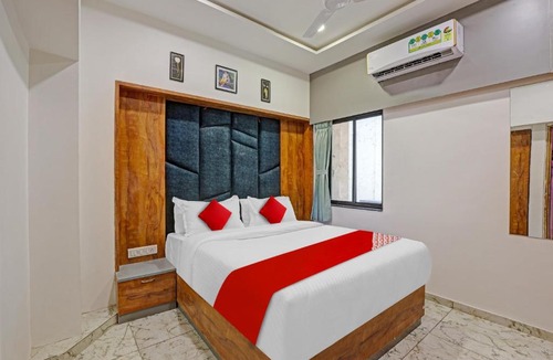 Navrangpura Hotel | Hotel O Reet Villa