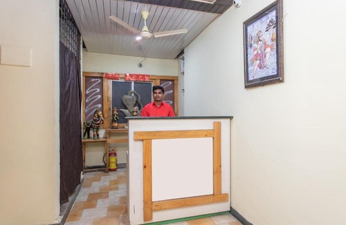 Dewas Hotel | Hotel O Santushti