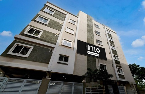Hyderabad House | Hotel O Shamshabad Airport Complex