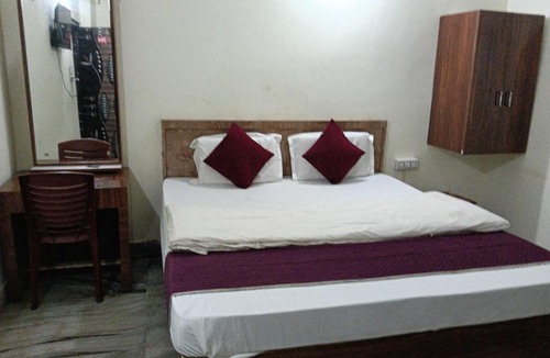 Bhadrak Hotel | Hotel O Snow White