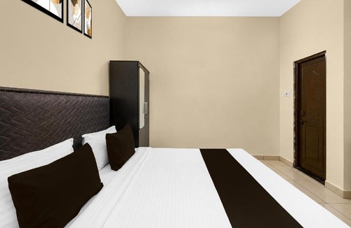 Vemulawada Hotel | Hotel O Temple Road Vemulavada