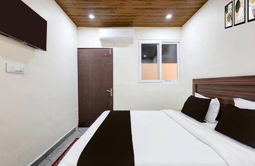Prem Nagar Hotel | Hotel O Uttaranchal University Dehradun