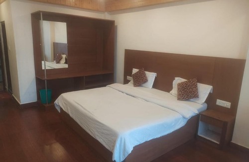 The Mall Road House | Hotel Oak Bush, Mussoorie