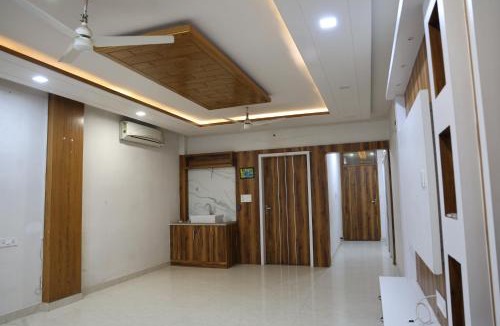 Tonk Road Hotel | Hotel Om Elegance