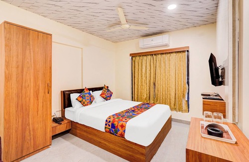 Pune Hotel | Hotel Omkar & Lodging - phoenix market city