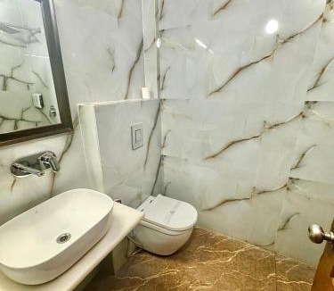 Karol Bagh Hotel | Hotel Pablas International, New Delhi, Near Metro