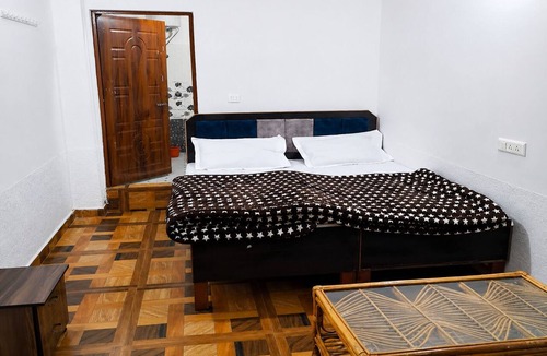 Guptkashi Hotel | Hotel Padam Niwas