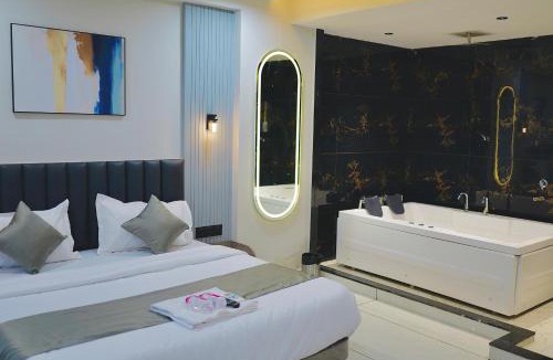 Navrangpura Hotel | Hotel Palash Icon