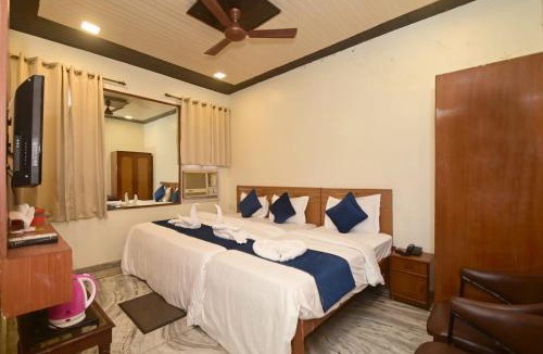 Sindhi Camp Hotel | Hotel Paradise Continental
