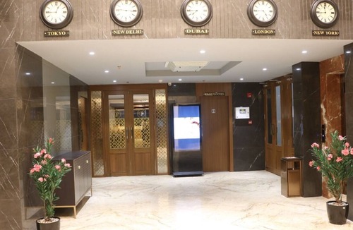 Gannavaram House | Hotel Park Elite , With Twin, Double and Suite Rooms and Restaurant