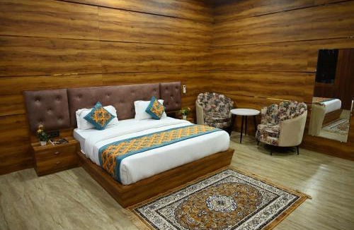 Delhi Hotel | Hotel Parth Residency