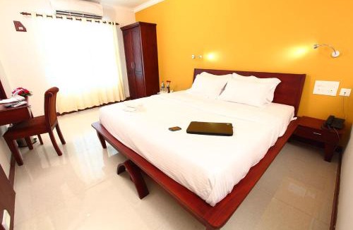 Shenoys Hotel | Hotel Pearl Palace