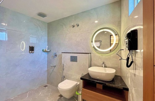 Shenoys Hotel | Hotel Pearl Palace