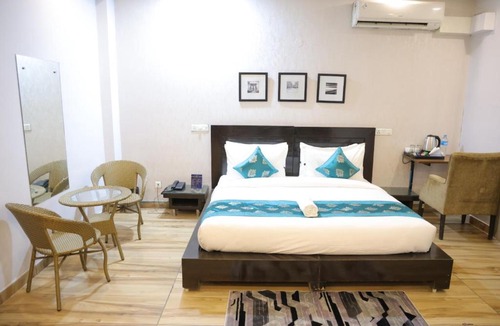 Sector 39 Hotel | Hotel Pearl Pavallion - Medicity Gurugram, Near Medanta Hospital