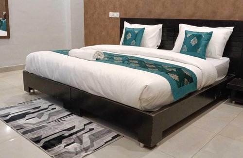 Sector 39 Hotel | Hotel Pearl Pavallion - Medicity Gurugram, Near Medanta Hospital
