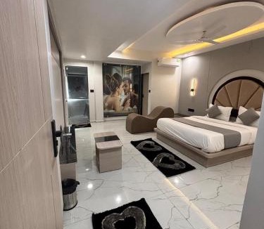 Ahmedabad Hotel | Hotel Pine Ville