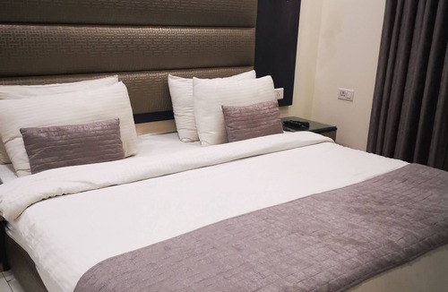 Sector 27 Hotel | Hotel PK Residency