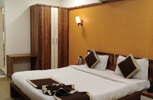 Junagadh Hotel | Hotel Platinum