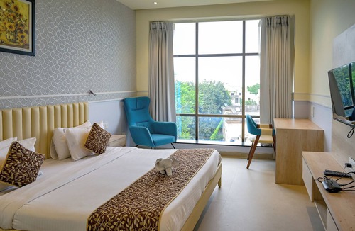 Wardha Hotel | Hotel Poonam Residency